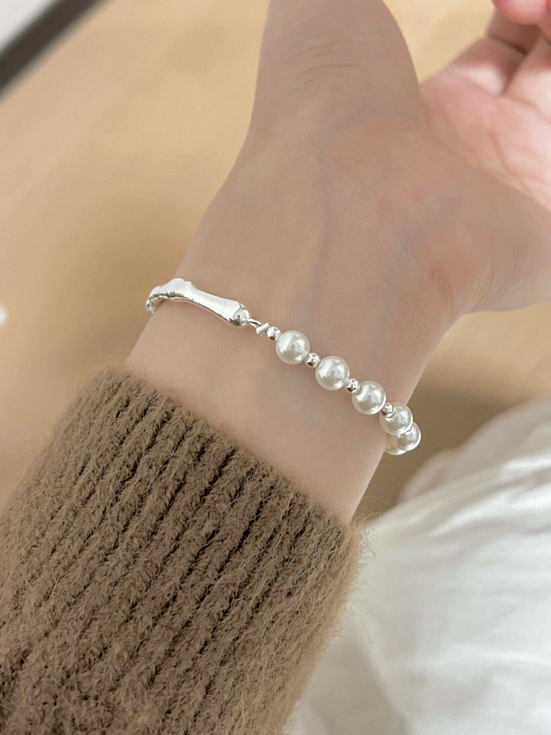 Pearl & Wave Bangle Bracelet – Elegant and Unique